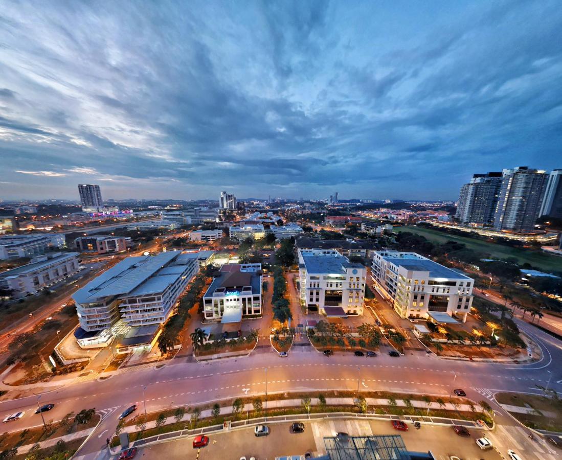 Cybersquare By Beestay Management Cyberjaya Exterior foto